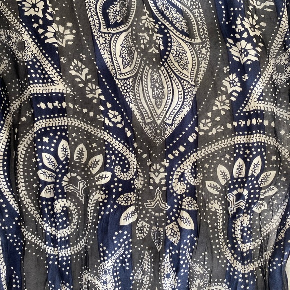 Silk scarf - Picture 3 of 3